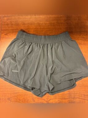 Lululemon pace crusher shorts